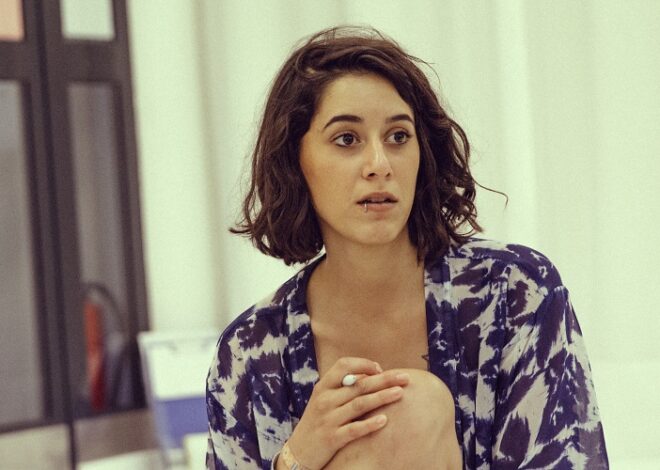 Mature Women Dating with Herpes in India: Tips & Support